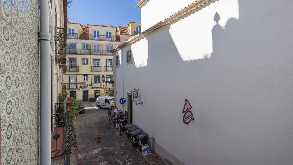 Charming Apartment in Bairro Alto by LovelyStay