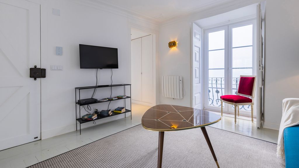 Charming Apartment in Bairro Alto by LovelyStay