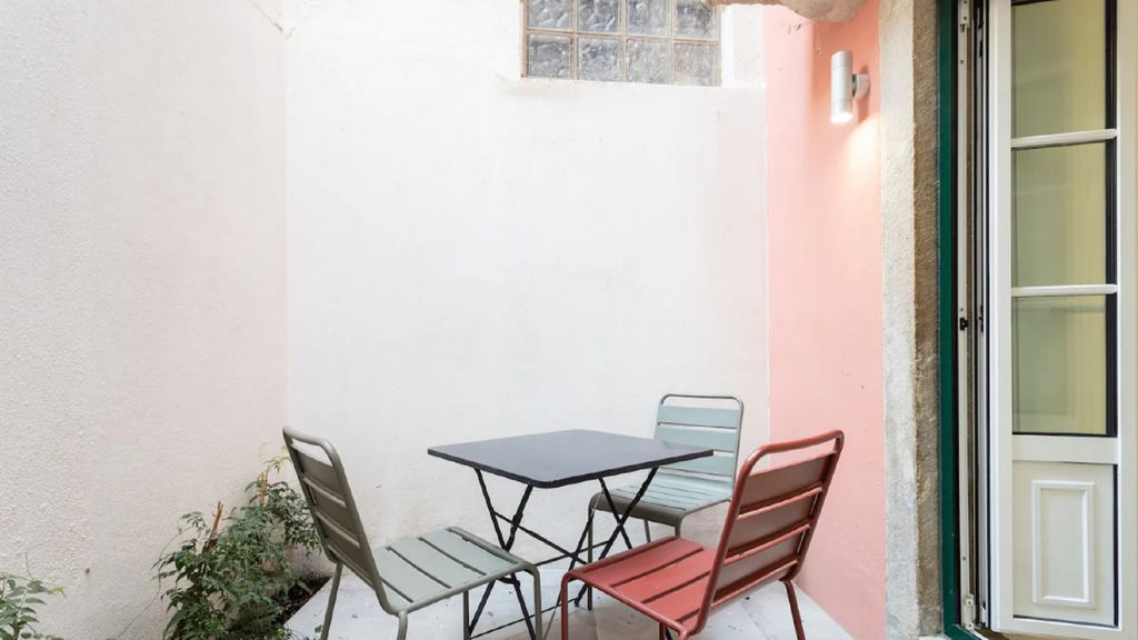 Comfortable Apartment in Bairro Alto by LovelyStay