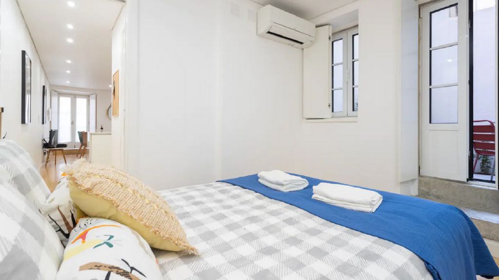 Comfortable Apartment in Bairro Alto by LovelyStay