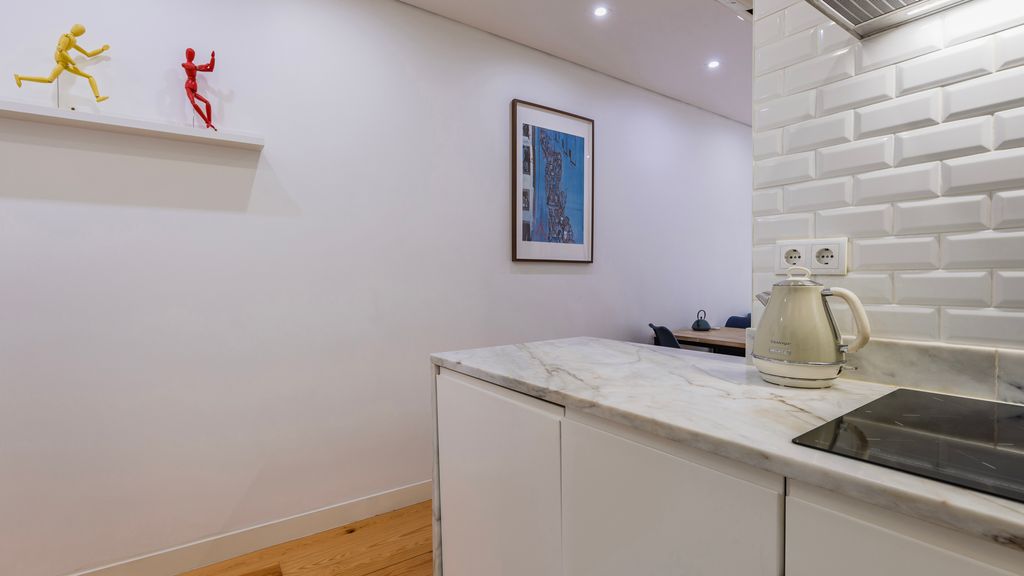 Modern Apartment in Bairro Alto by LovelyStay