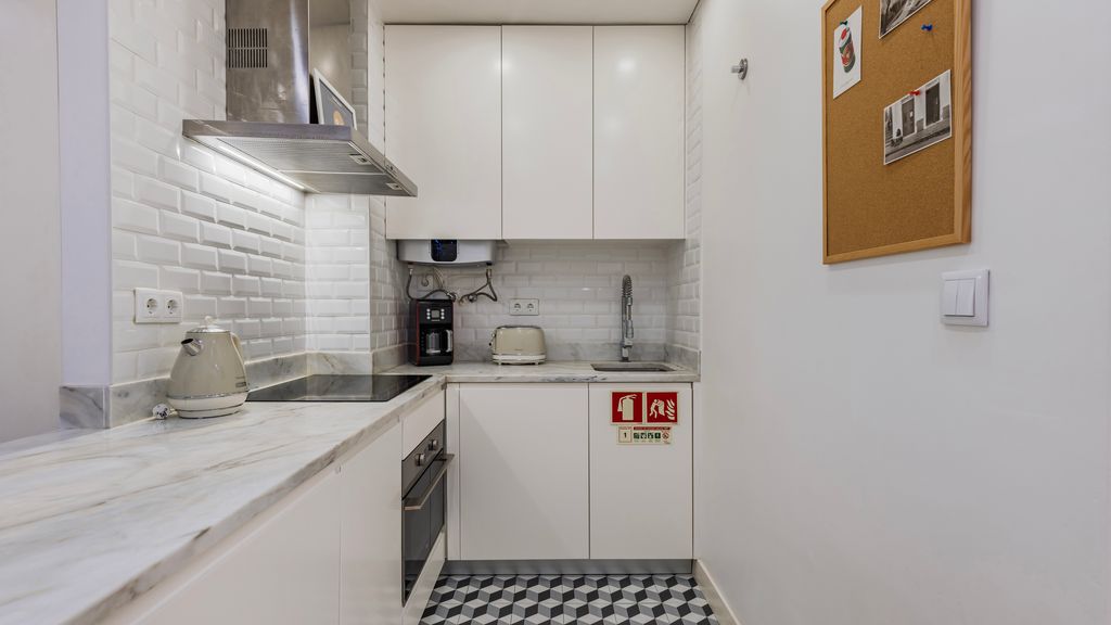Modern Apartment in Bairro Alto by LovelyStay