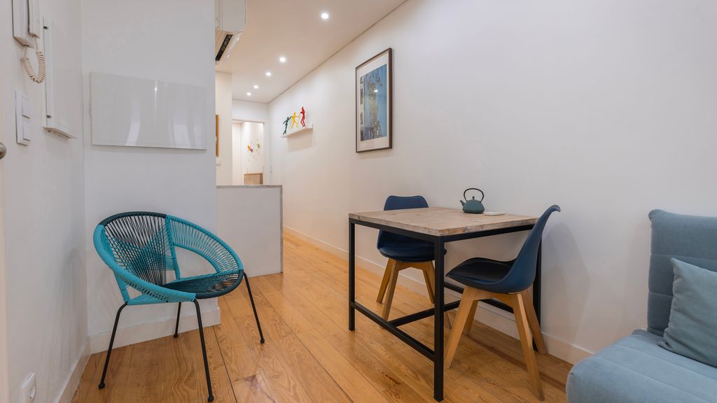 Modern Apartment in Bairro Alto by LovelyStay