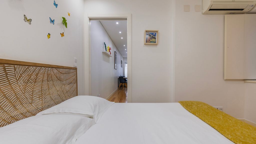 Modern Apartment in Bairro Alto by LovelyStay