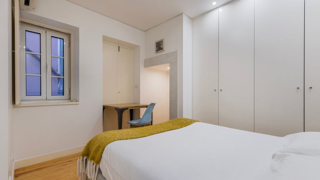 Modern Apartment in Bairro Alto by LovelyStay