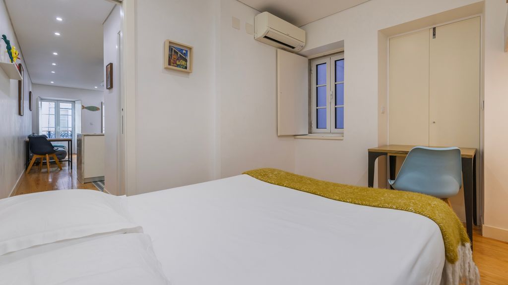 Modern Apartment in Bairro Alto by LovelyStay