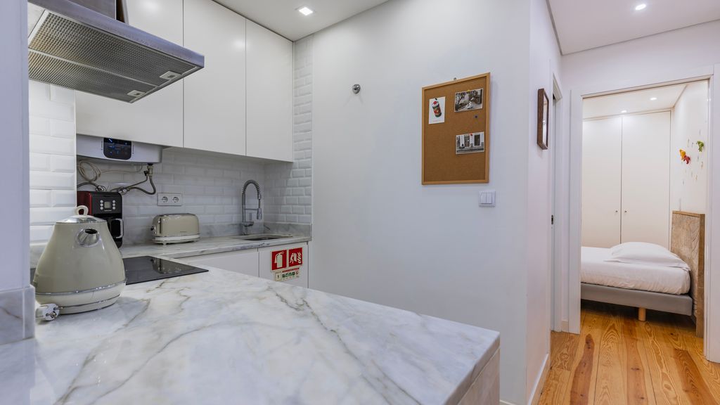 Modern Apartment in Bairro Alto by LovelyStay