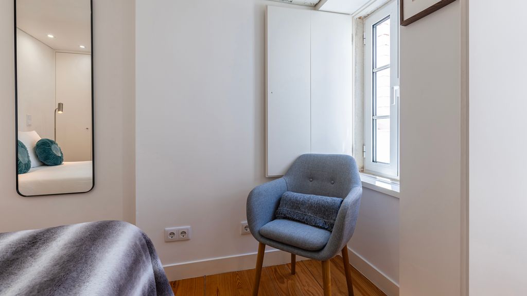 Bright 1BR Flat in Bairro Alto by LovelyStay