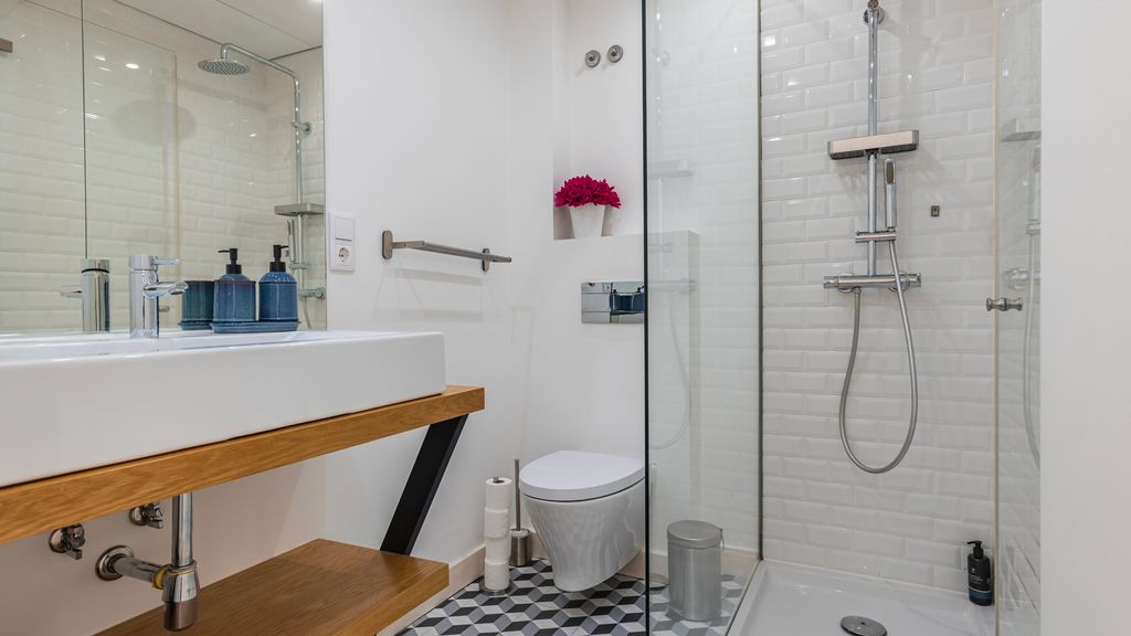Bright 1BR Flat in Bairro Alto by LovelyStay