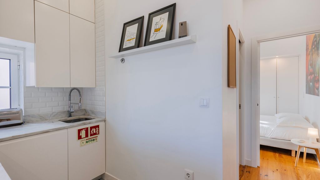 Cosy Apartment in Bairro Alto by LovelyStay