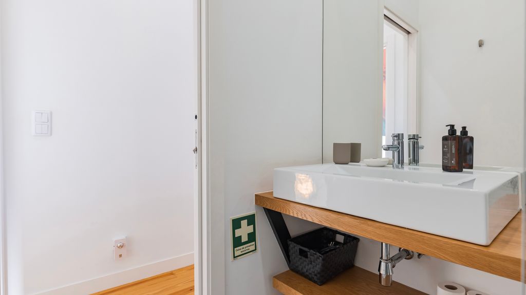 Cosy Apartment in Bairro Alto by LovelyStay