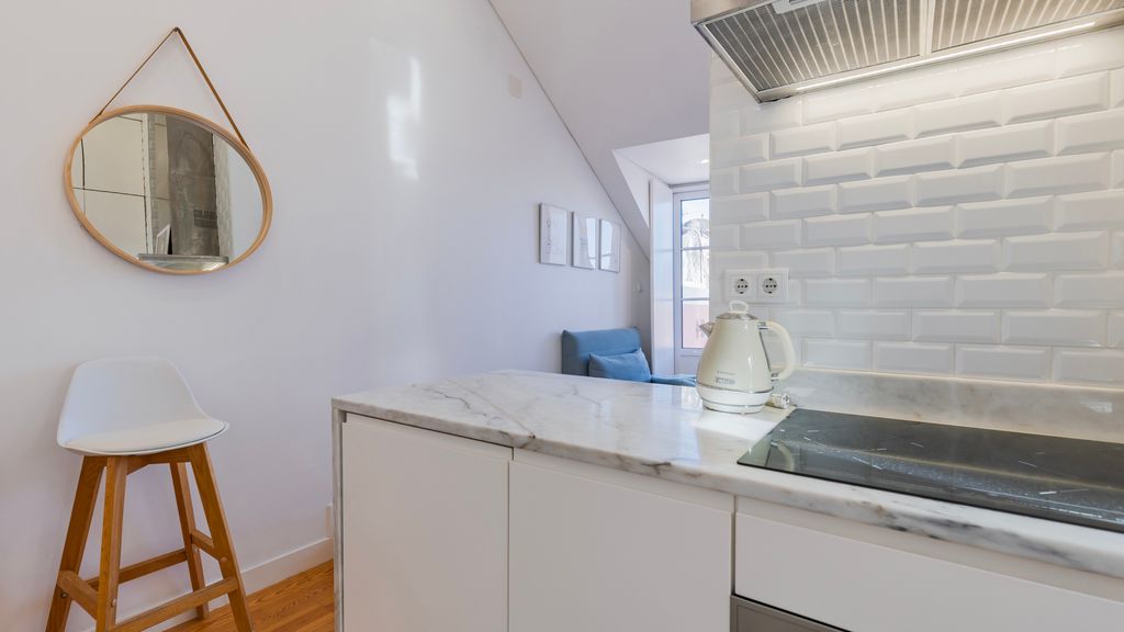 Cosy Apartment in Bairro Alto by LovelyStay