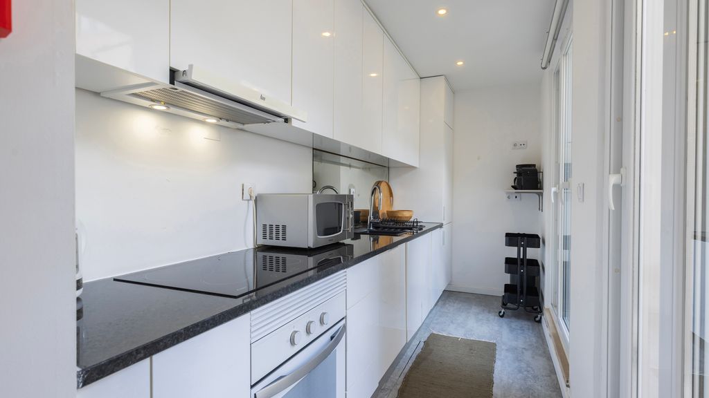 Modern & Hidden Apartment by LovelyStay
