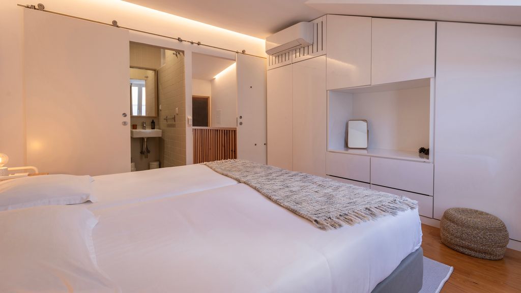Modern & Hidden Apartment by LovelyStay