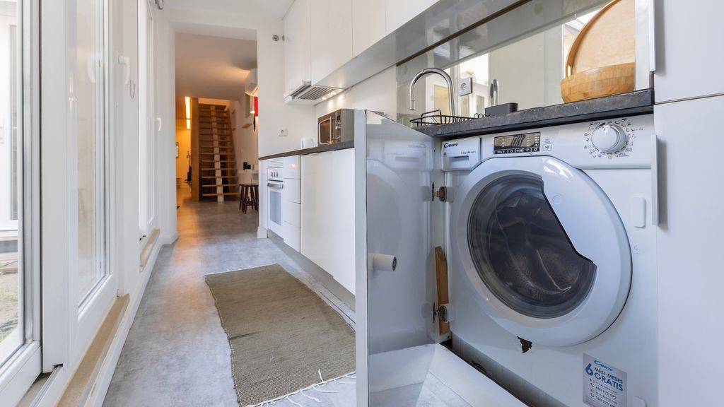 Modern & Hidden Apartment by LovelyStay