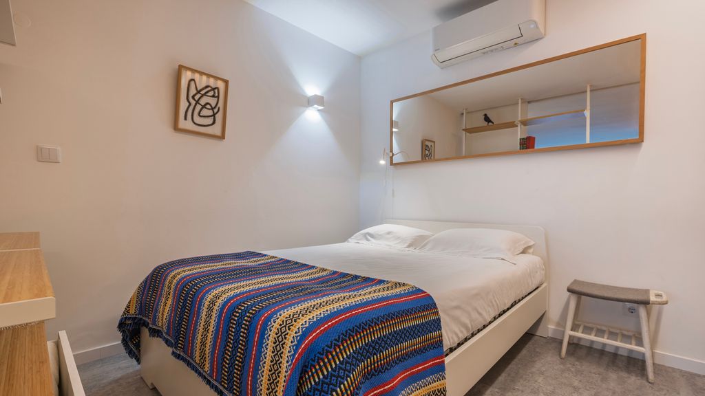 Modern & Hidden Apartment by LovelyStay