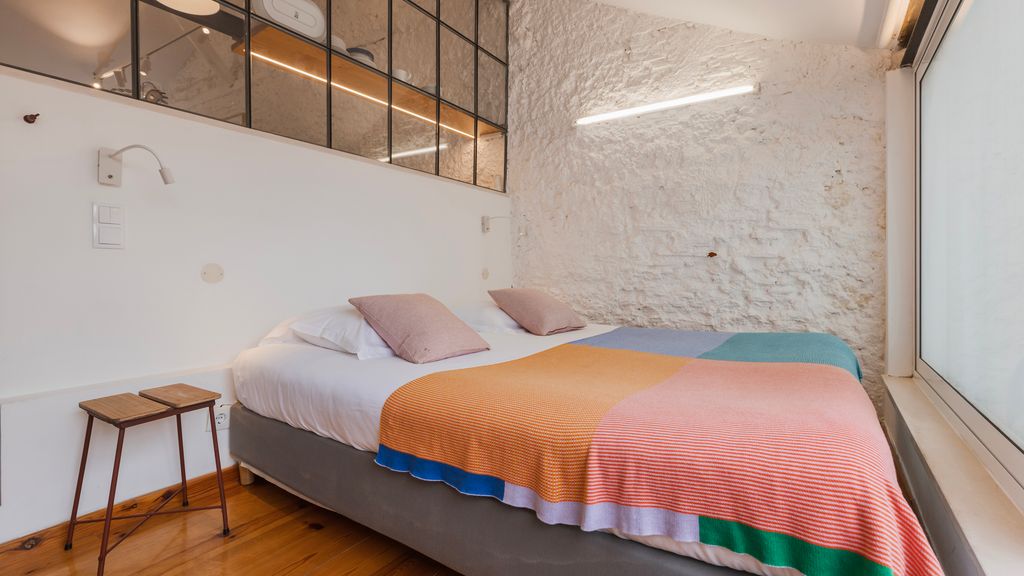 Bright & Central Loft by LovelyStay