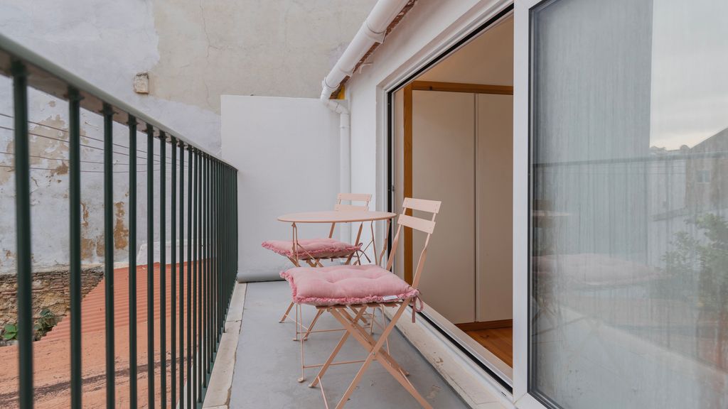 Bright & Central Loft by LovelyStay
