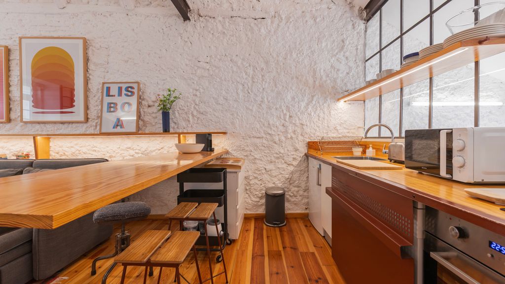 Bright & Central Loft by LovelyStay
