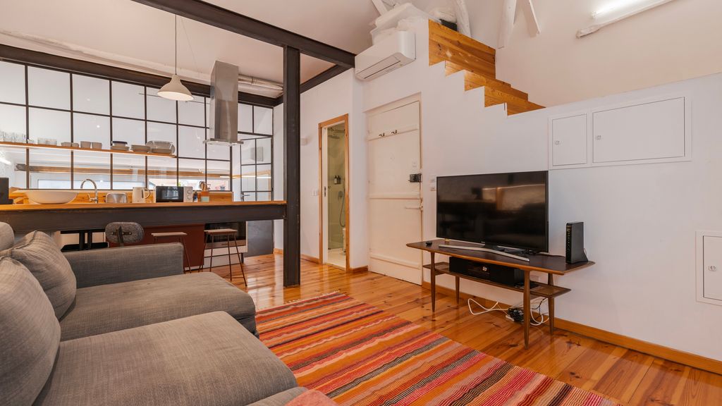Bright & Central Loft by LovelyStay