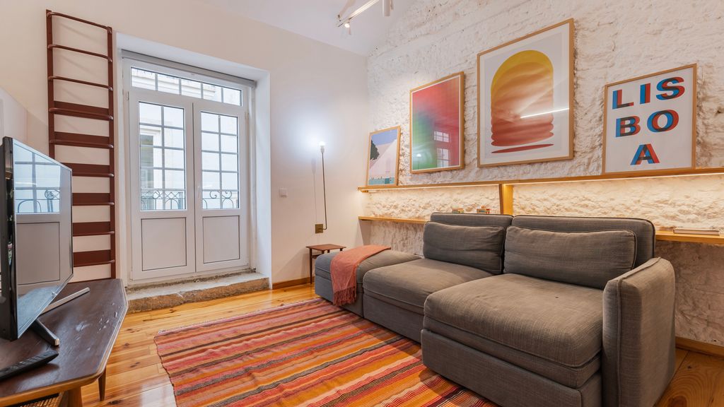 Bright & Central Loft by LovelyStay
