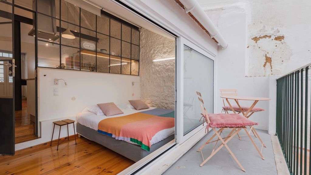 Bright & Central Loft by LovelyStay