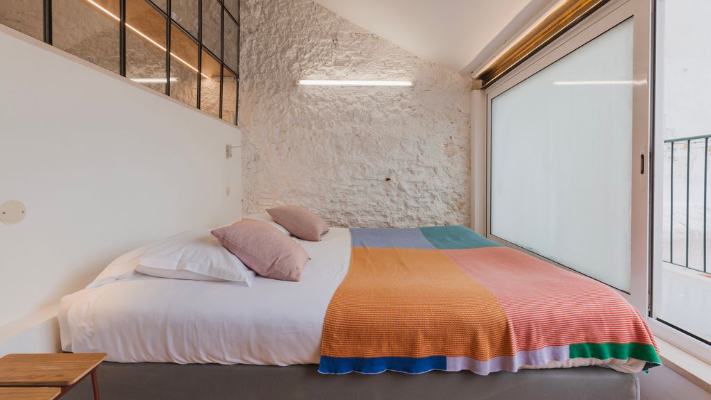 Bright & Central Loft by LovelyStay