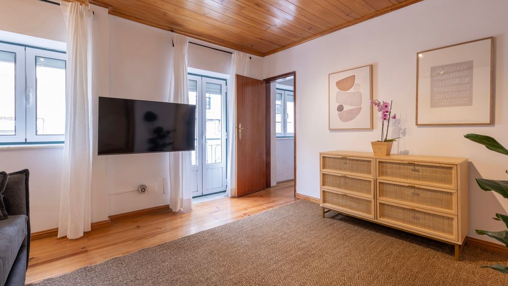 The Lisbon Serenity Apartment by LovelyStay