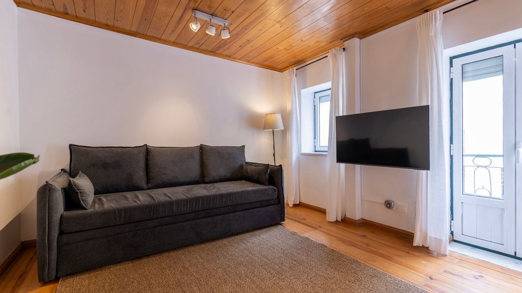 The Lisbon Serenity Apartment by LovelyStay