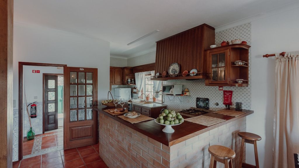 A Casa do Pereira by LovelyStay