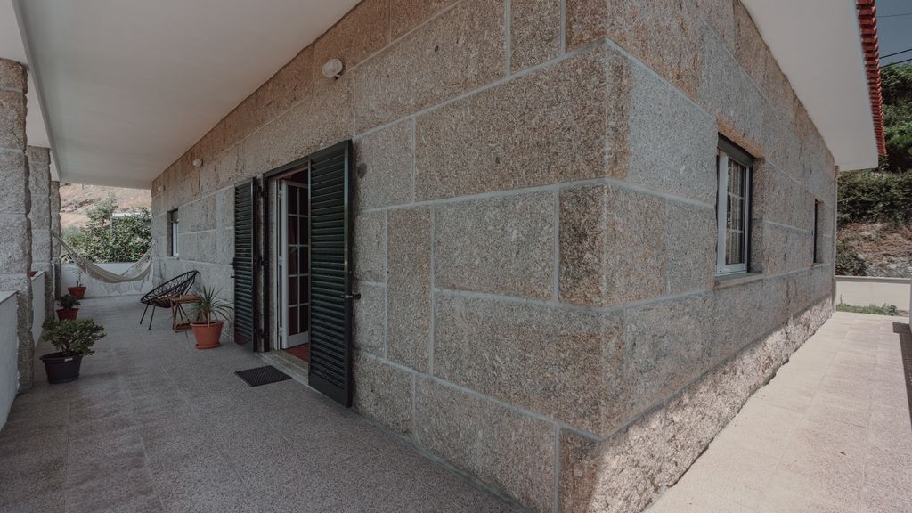 A Casa do Pereira by LovelyStay