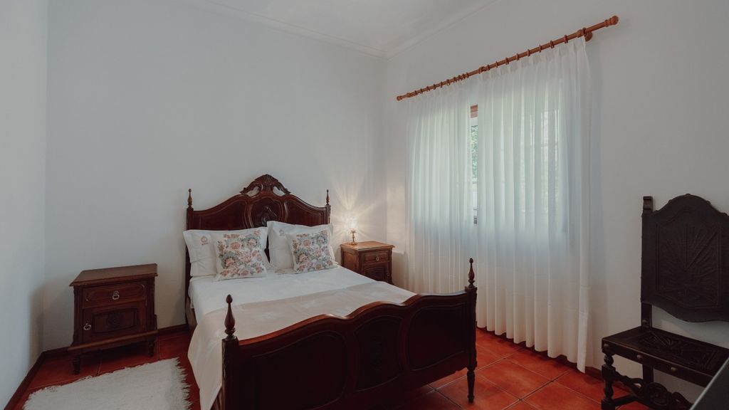 A Casa do Pereira by LovelyStay