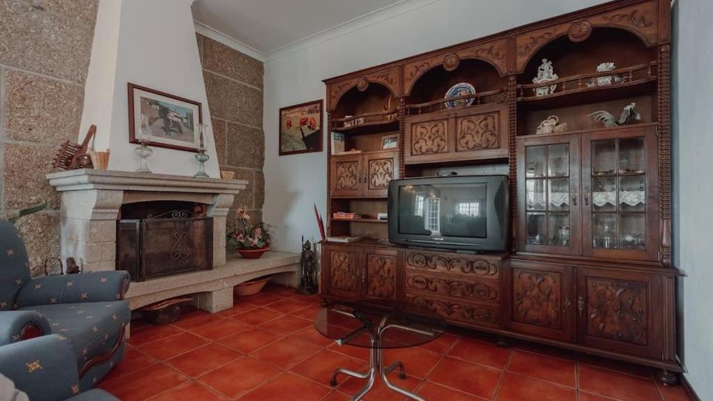 A Casa do Pereira by LovelyStay