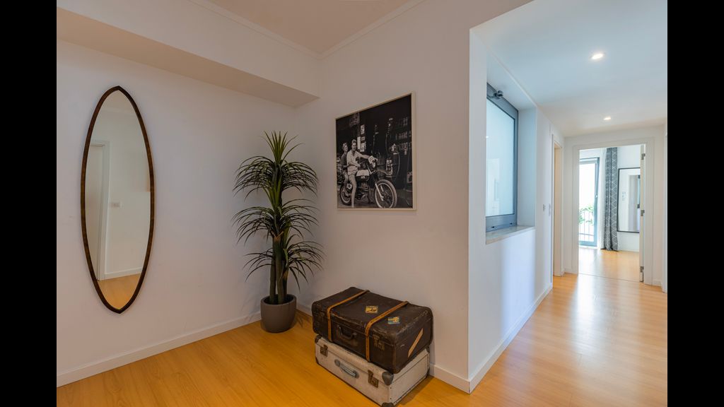 Panorama - Luxurious Penthouse by LovelyStay