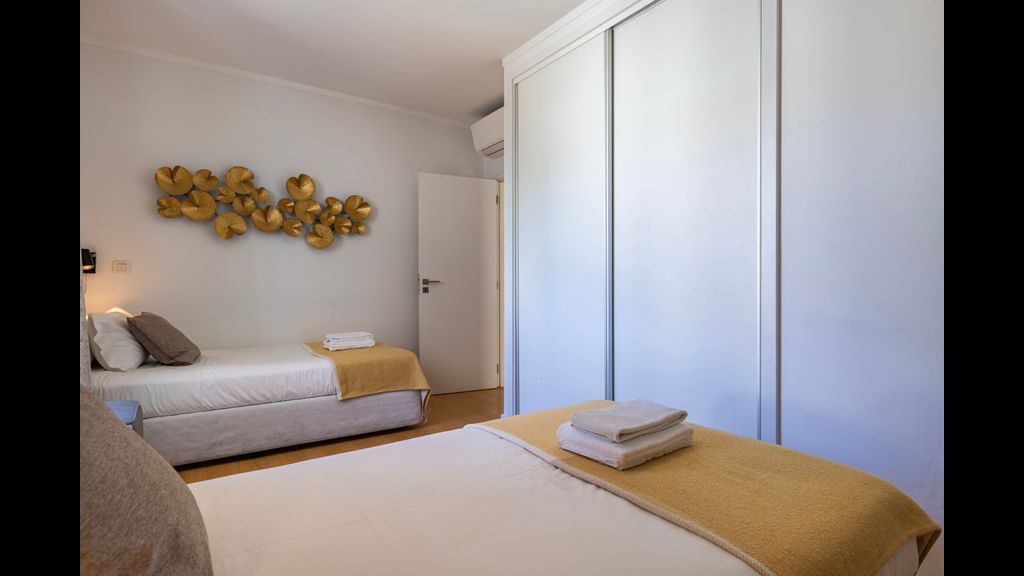 Panorama - Luxurious Penthouse by LovelyStay