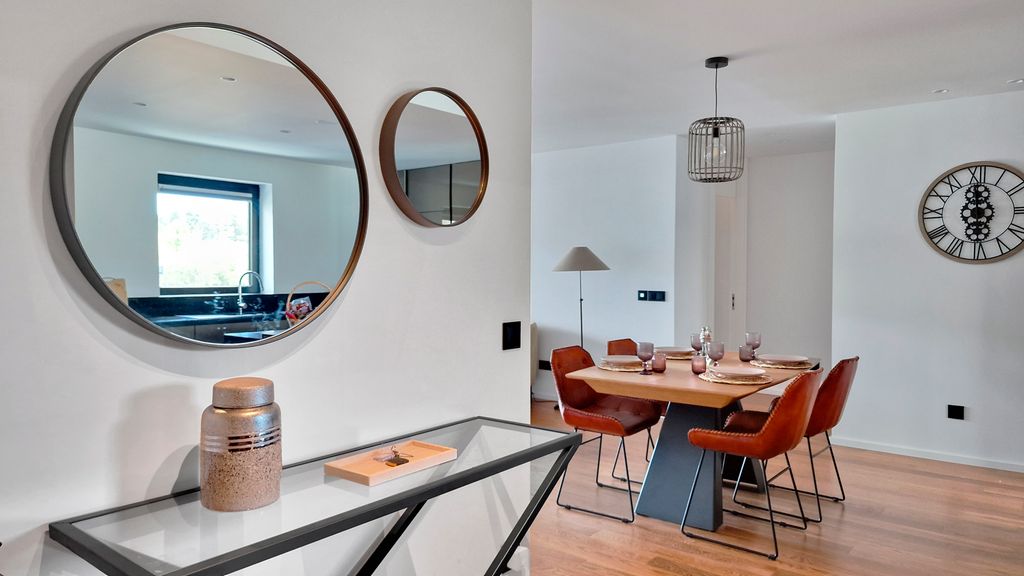 Lux Suite by LovelyStay