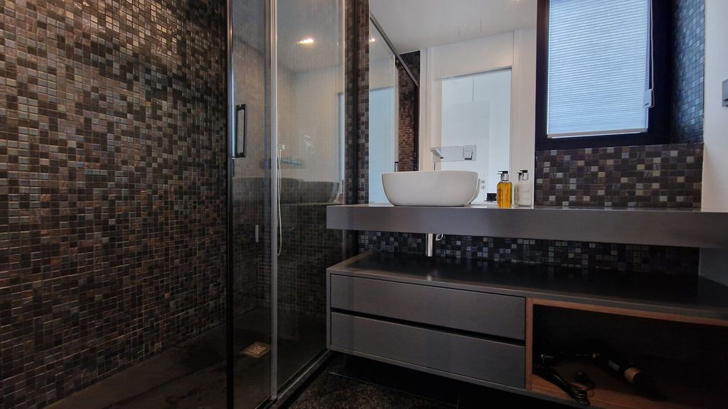 Lux Suite by LovelyStay