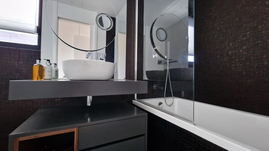 Lux Suite by LovelyStay