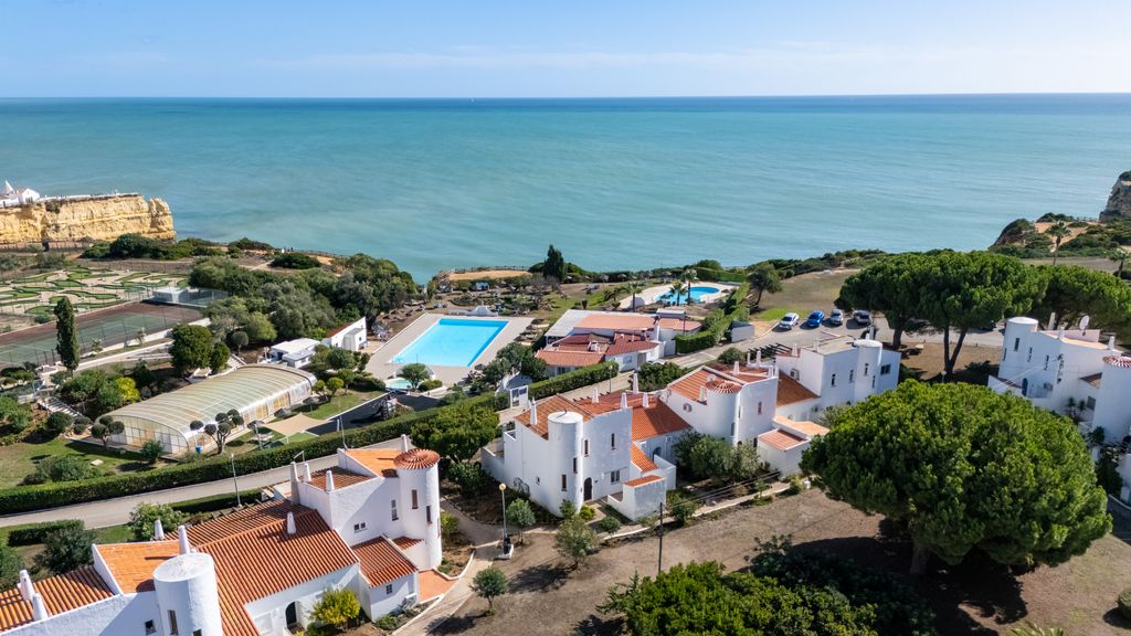 Ocean View 2 BDR House With Patio by LovelyStay