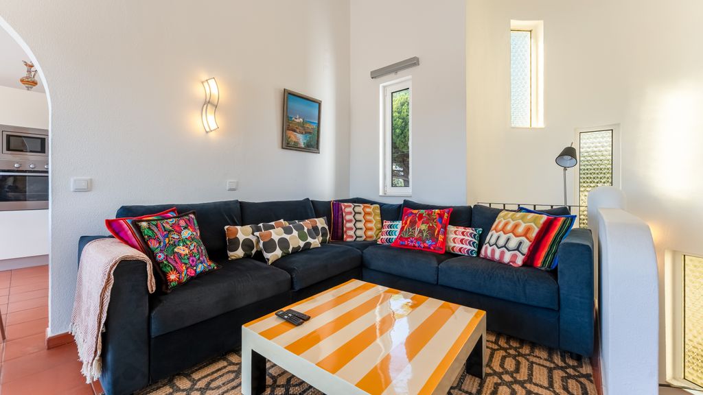 Ocean View 2 BDR House With Patio by LovelyStay