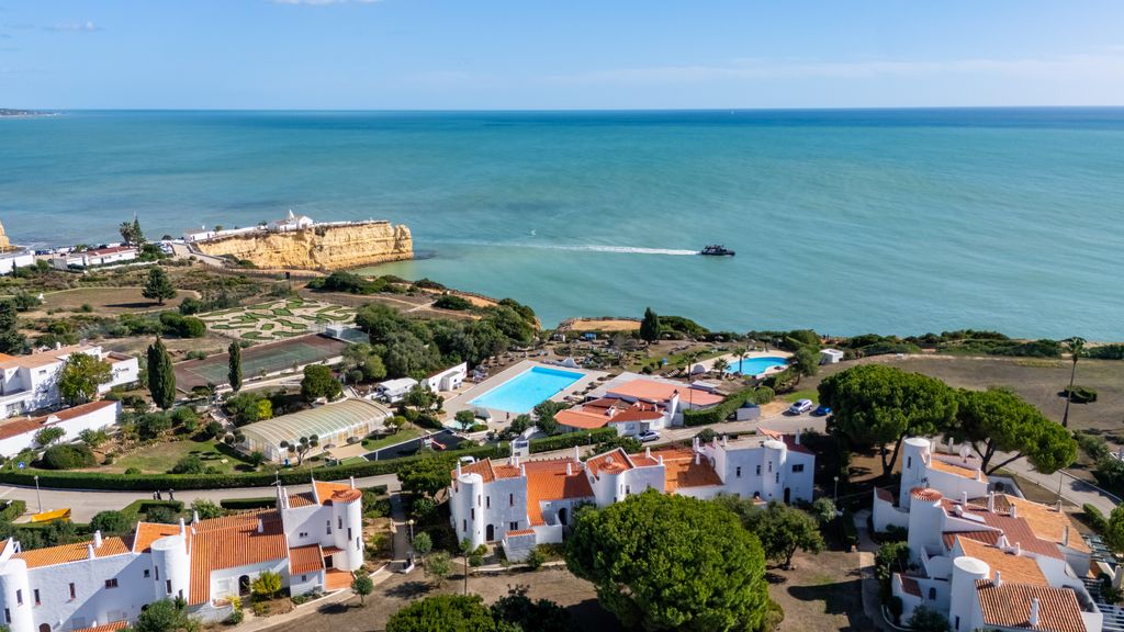 Ocean View 2 BDR House With Patio by LovelyStay