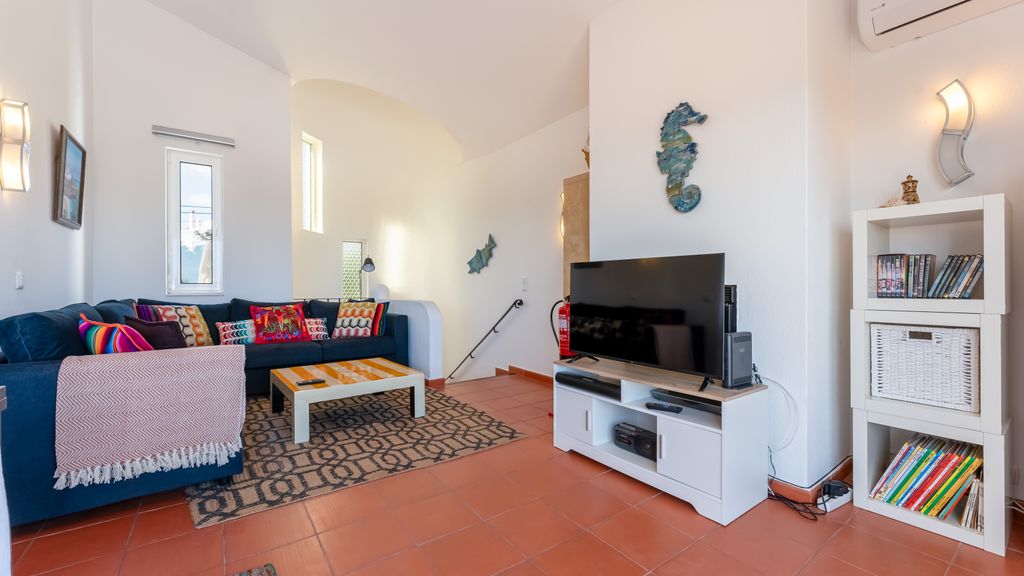 Ocean View 2 BDR House With Patio by LovelyStay
