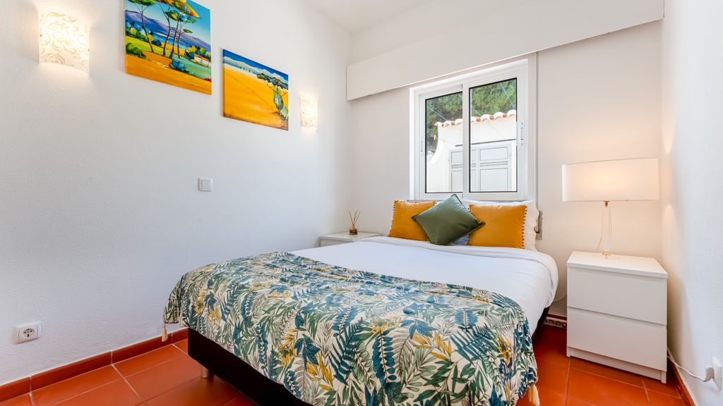 Ocean View 2 BDR House With Patio by LovelyStay
