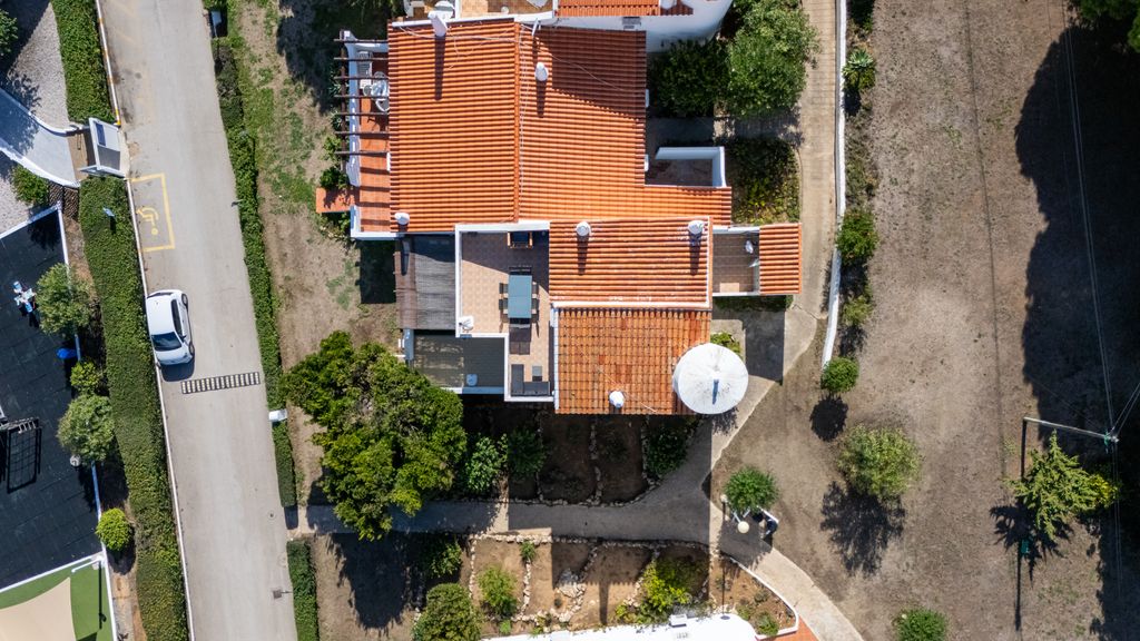 Ocean View 2 BDR House With Patio by LovelyStay