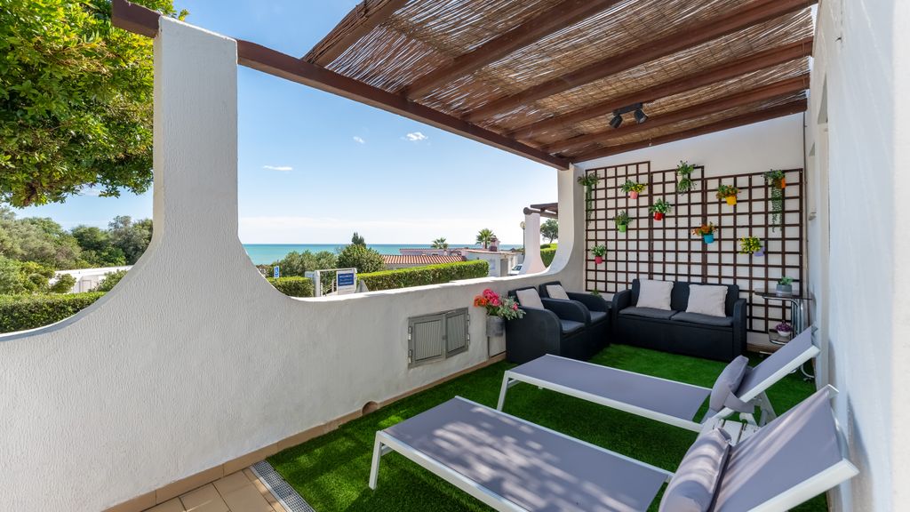 Ocean View 2 BDR House With Patio by LovelyStay