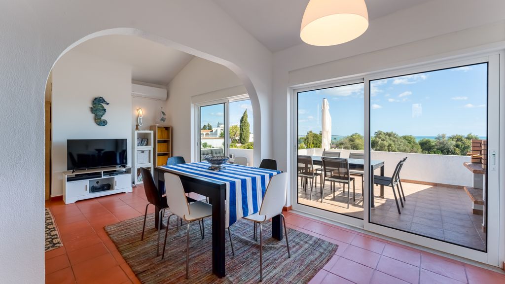 Ocean View 2 BDR House With Patio by LovelyStay
