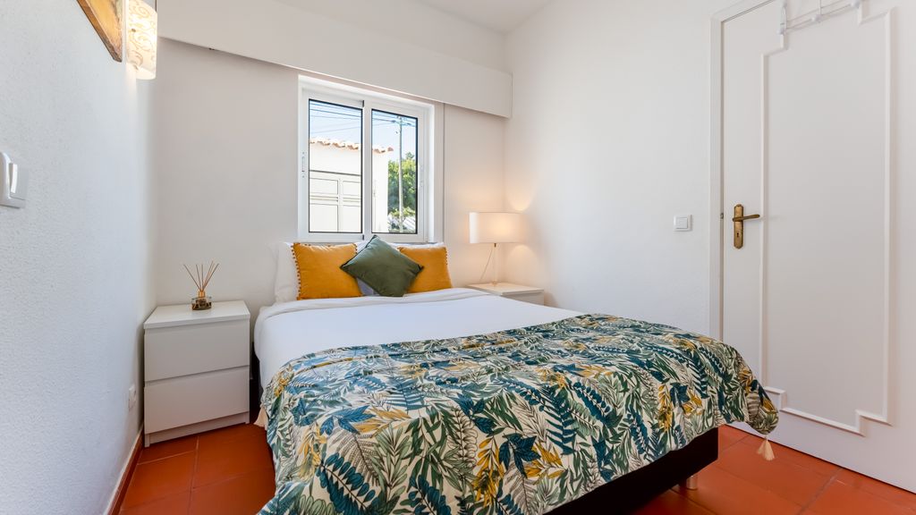 Ocean View 2 BDR House With Patio by LovelyStay