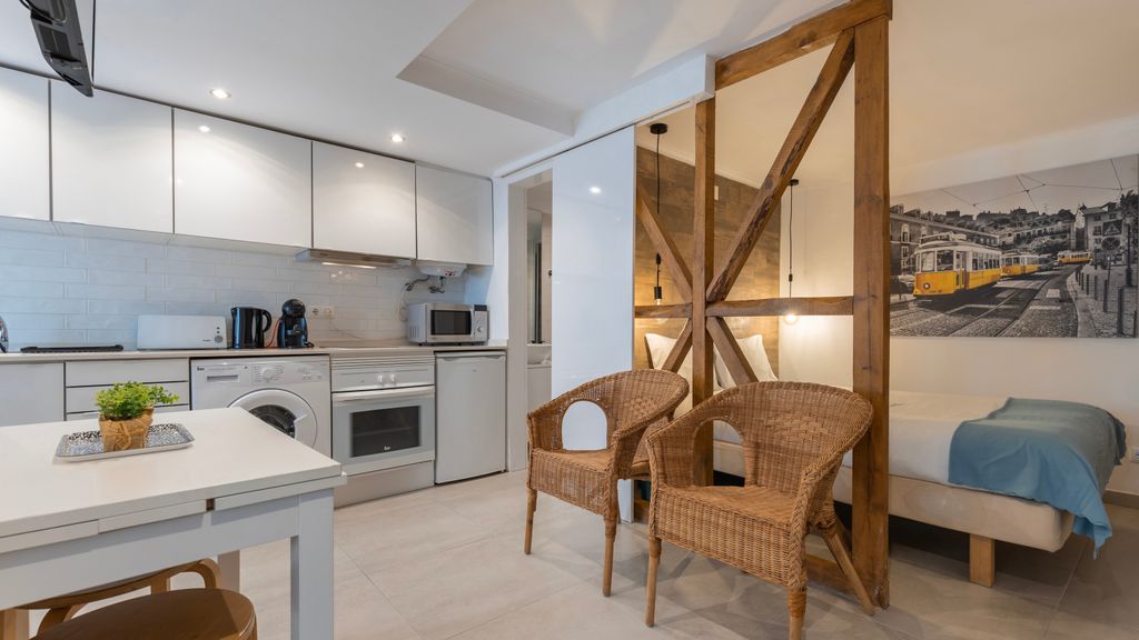 Cozy Studio for Two by LovelyStay