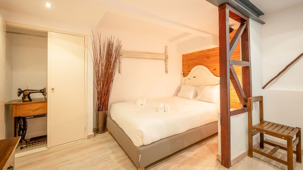 Cozy Getaway in Alfama by LovelyStay