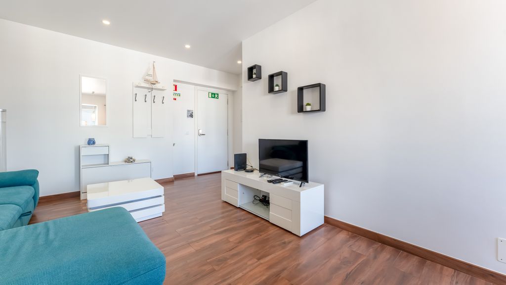 Serene Blue 1 BDR Flat With Balcony by LovelyStay